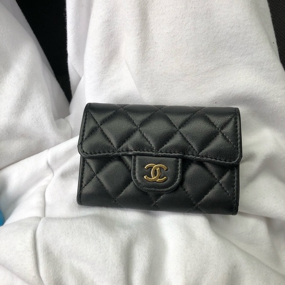 CHANEL Handbags - Chanel flap cardholder *lightly used*